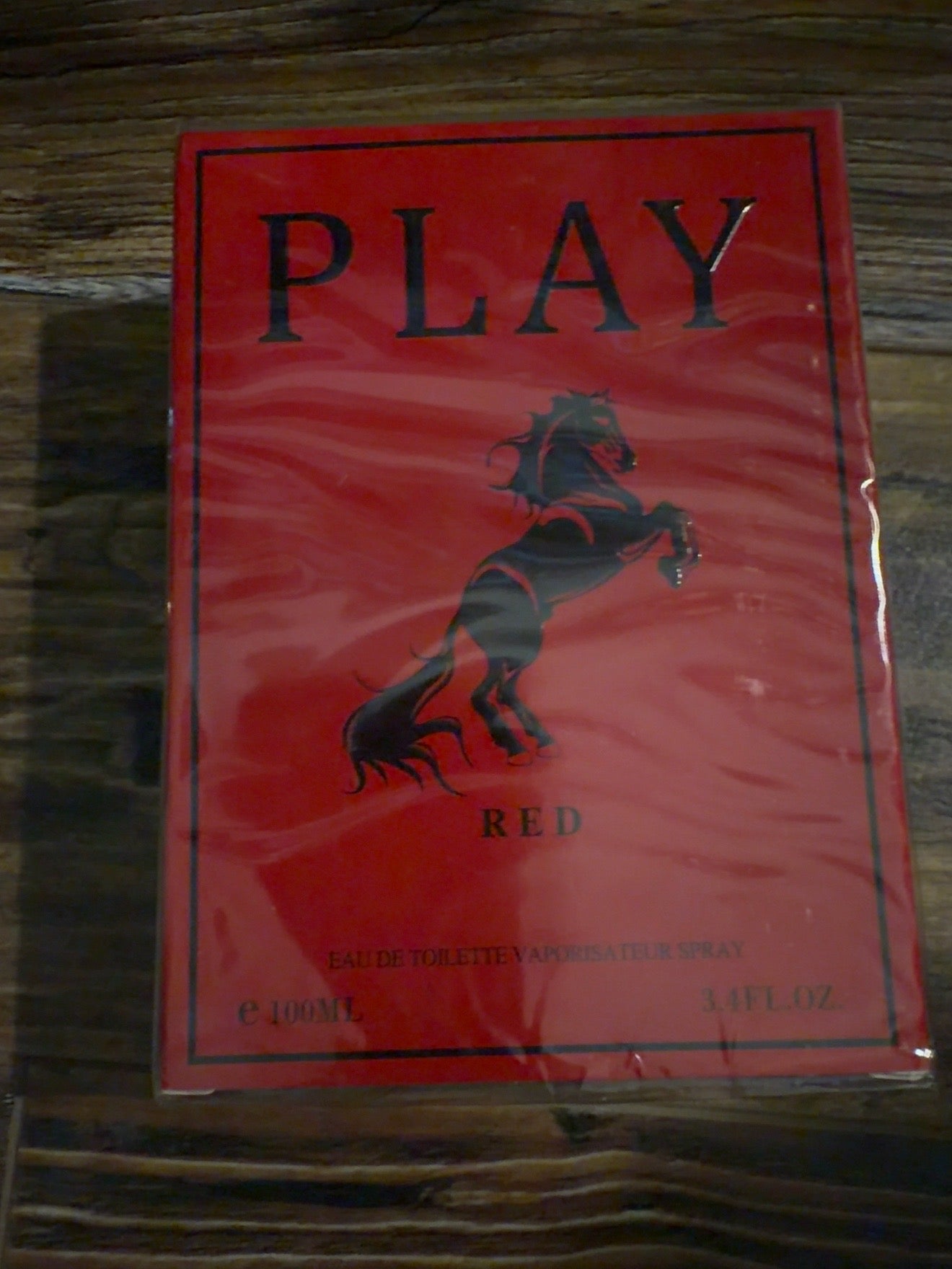 Play Red Eau de Toilette 100 ml box
